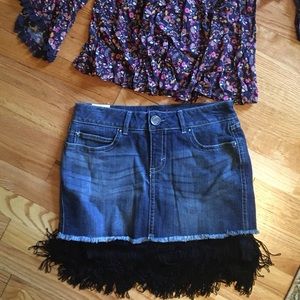Wrangler distressed denim skirt Size 5 (Juniors)